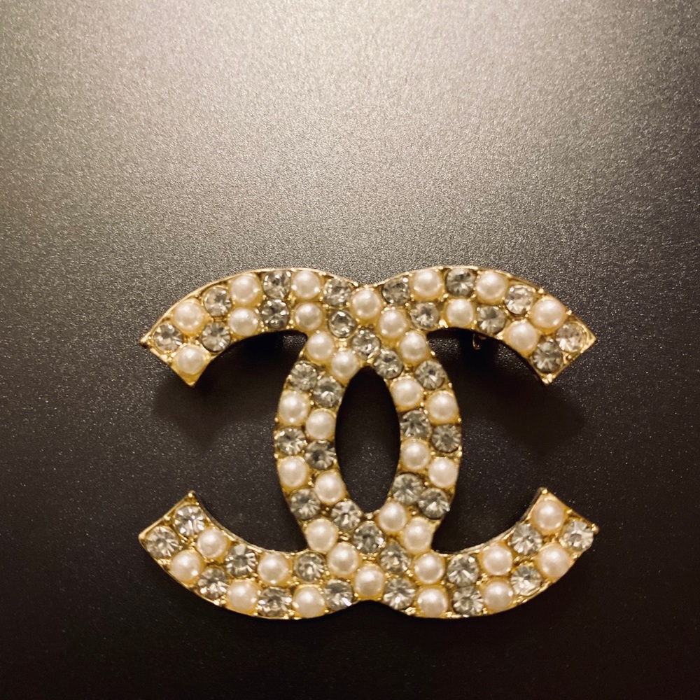 Small brooch